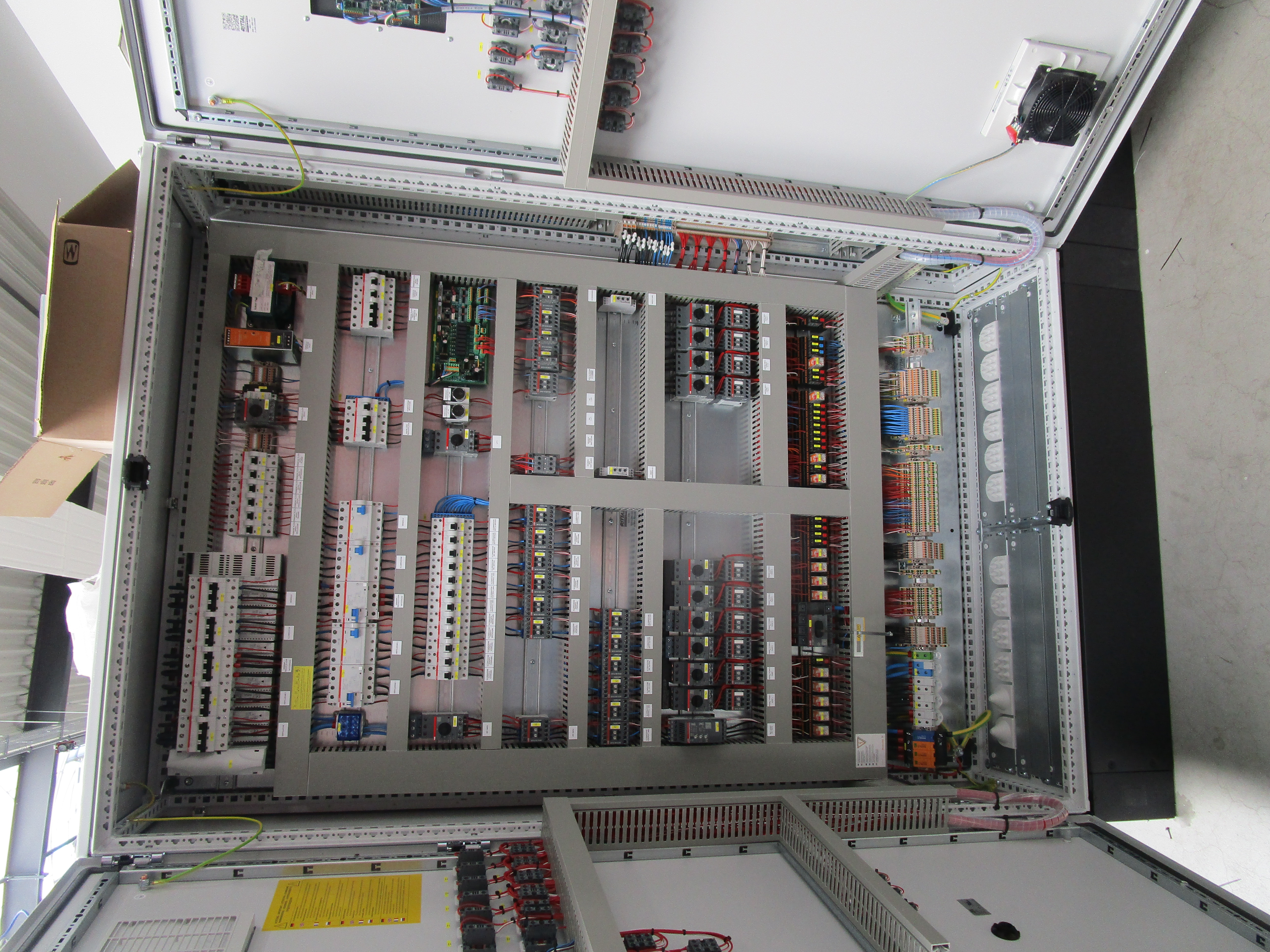 Schaltschrank Lege NNB Viper Intern